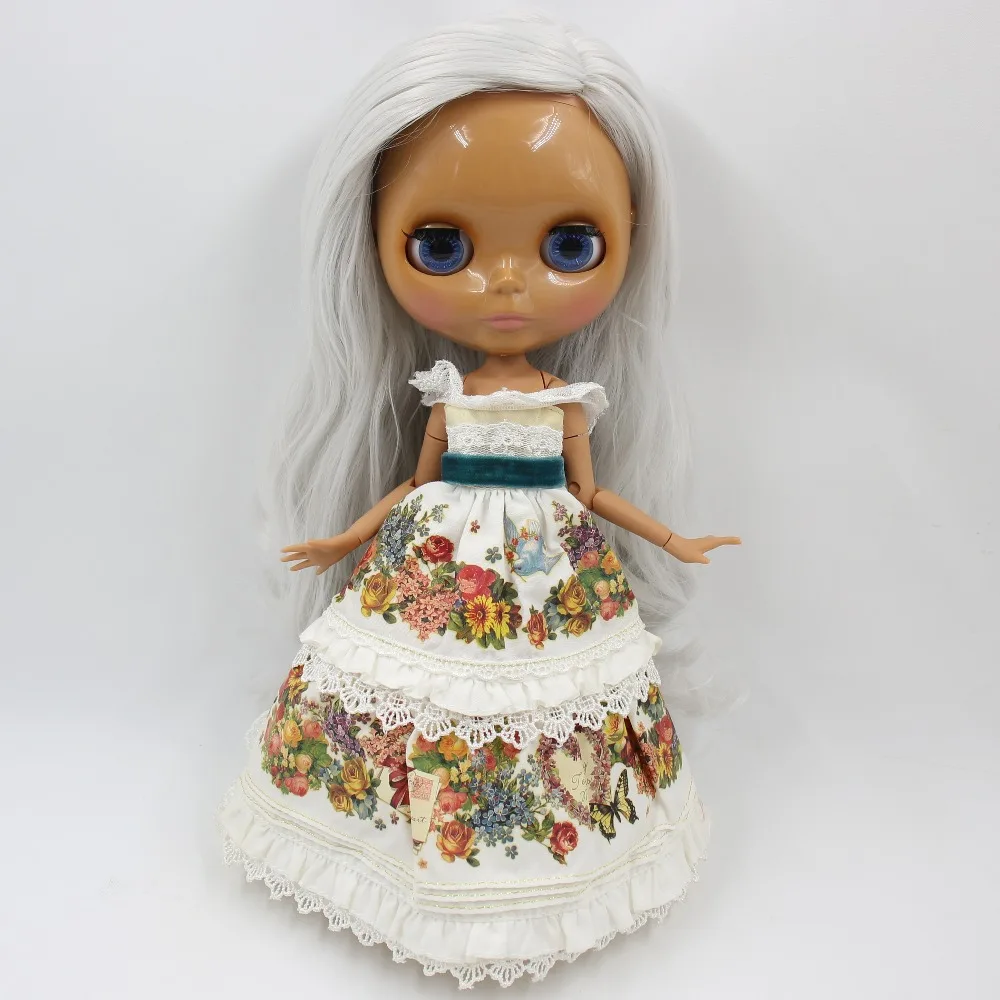 Neo Blythe Doll with Grey Hair, Dark Skin, Shiny Face & Jointed Body 2