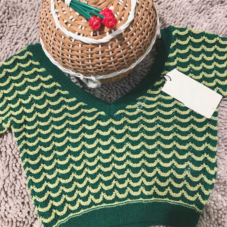 Summer 2019 New Wind Retro Wave Edge Stripe V-neck Temperament Short Knitted Blouse Women Pullovers V-Neck Sweaters Women Summer 2019 New Wind Retro Wave Edge Stripe V-neck Temperament Short Knitted Blouse Women Pullovers V-Neck Sweaters Women