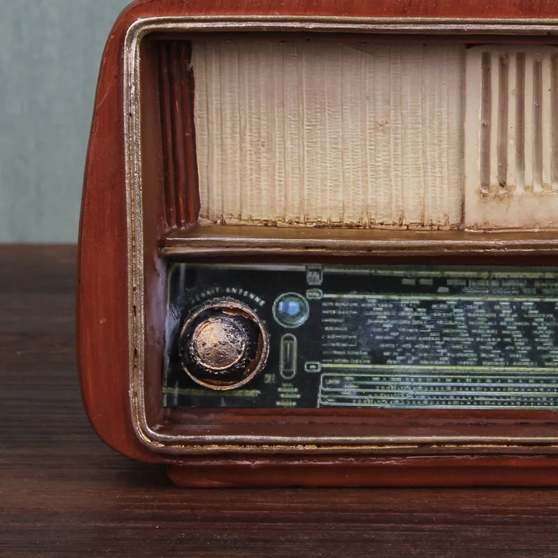 

Europe style Resin Radio Model Retro Nostalgic Ornaments Vintage Radio Craft Bar Home Decor Accessories Gift Antique Imitation