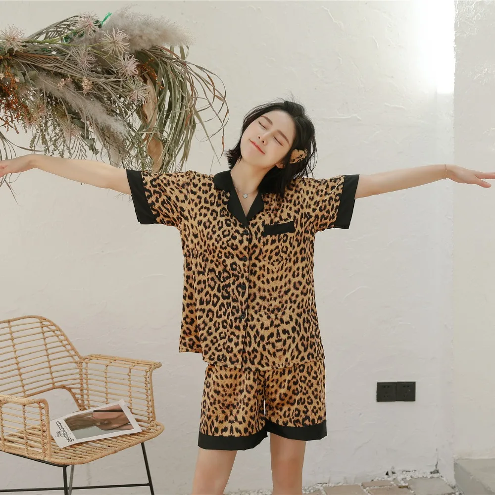 Daeyard женские шелковые пижамы пикантные леопардовые на пуговицах рубашки с короткими рукавами шорты для женщин 2 шт. пижамы сна Lounge Ночное