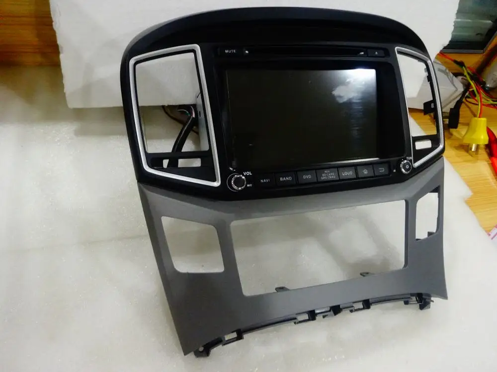 Perfect 8" Android 8.0 Car Stereo DVD Radio GPS Multimedia for Hyundai H1 2016 2017 4GB RAM Bluetooth WIFI USB Mirror-link 32GB ROM 10