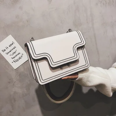 

2019 Ladies Wide Shoulder Strap Embroidery Designer Handbag Ladies Small Messenger Bag Mobile Wild Small Square Bag