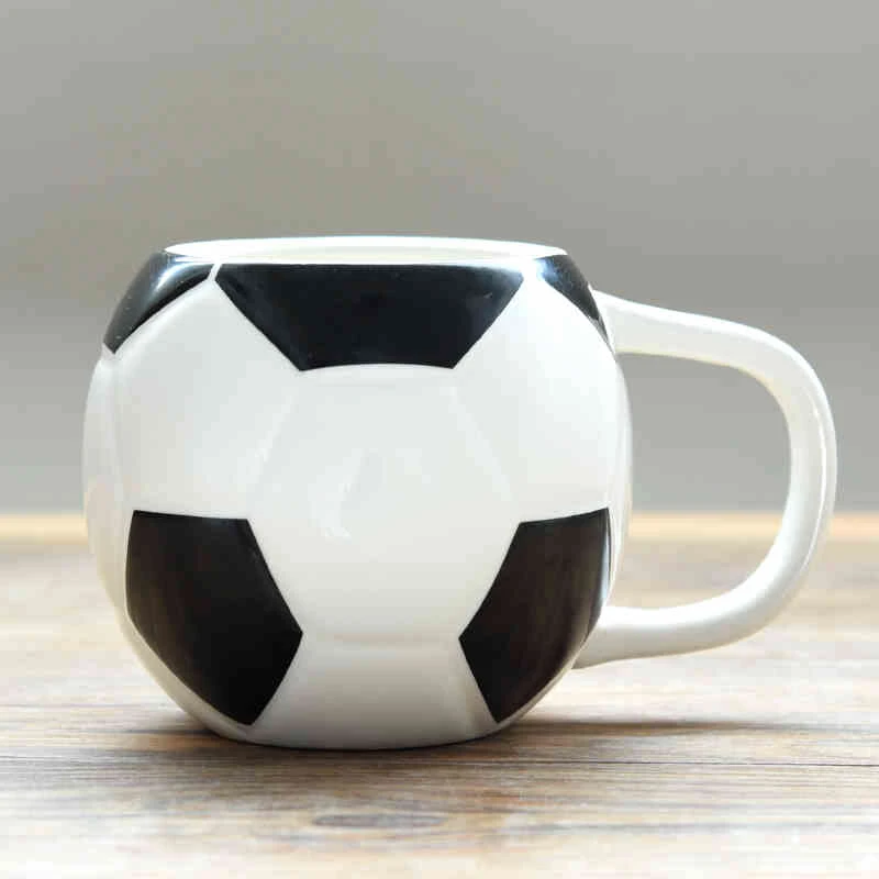 

450ml Capacity Creative Drinkware 3D Football Shape Soccer Ceramic Coffee Mug