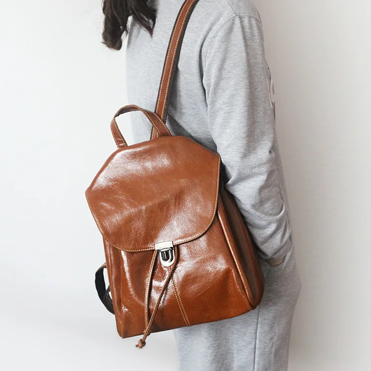 

A New Type of Head Cowhide Woman Backpack, Shoulder Pack, Woman Korean Edition Oil Wax Woman True Leather Pack