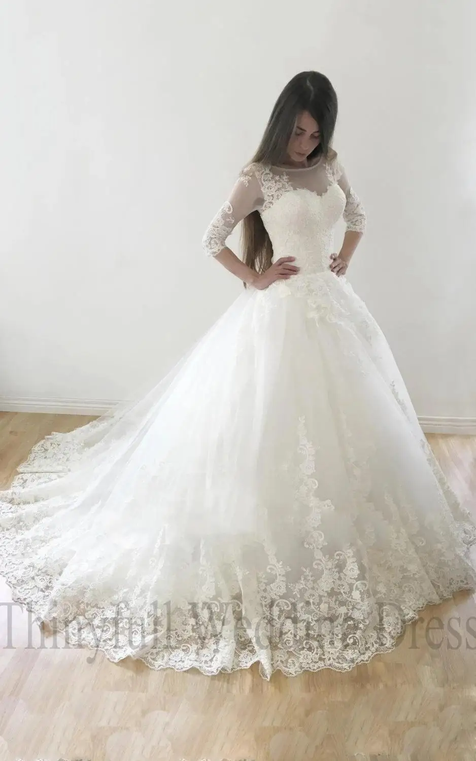 

Luxury Robe De Mariee Ball Gown Wedding Dress 3/4 Sleeve Sheer Neckline Arabic Dubai Lace Appliques Bridal Gowns trouwjurk