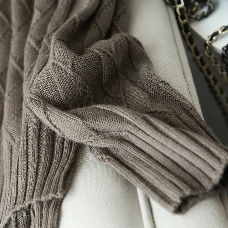 Autumn and winter women's pure cashmere%100 sweater half high collar large size plus fat pullover women loose bottoming sweater Autumn and winter women's pure cashmere%100 sweater half high collar large size plus fat pullover women loose bottoming sweater