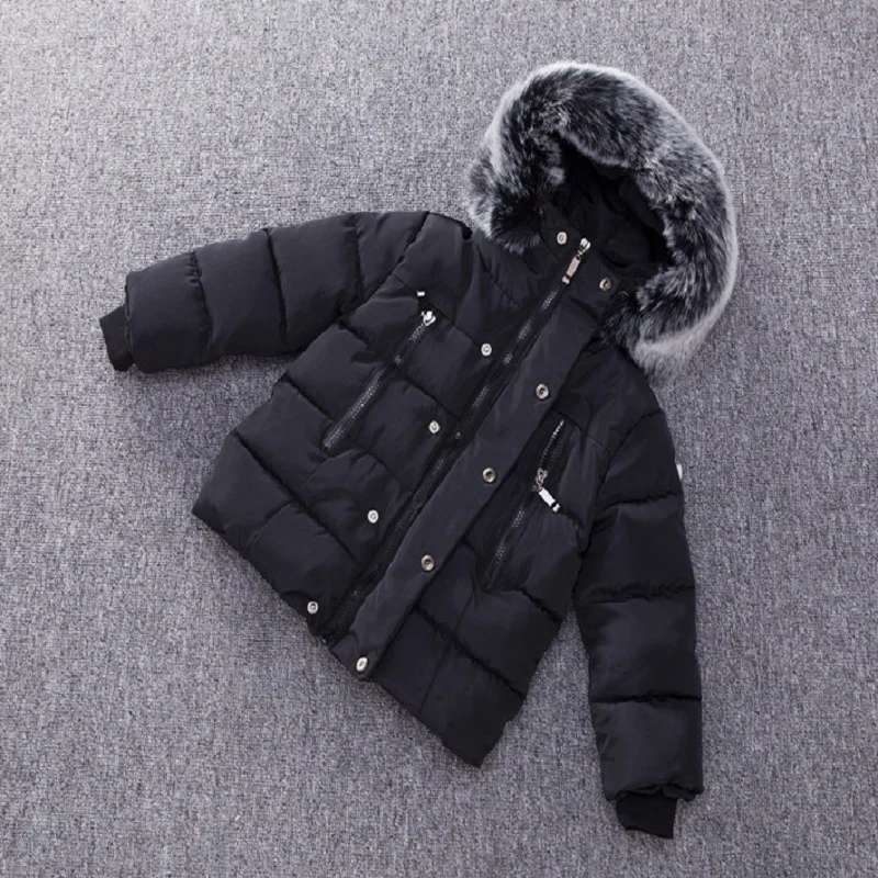 Новинка года; зимняя куртка для девочек и мальчиков; стеганая куртка для малышей От 2 до 7 лет; повседневные теплые пальто с капюшоном и меховым воротником для маленьких мальчиков