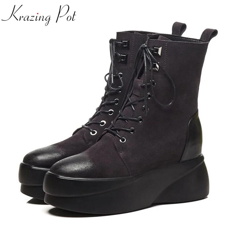 

Krazing Pot new cow suede motorcycle boots waterproof punk rock designer round toe metal rivets lace up handsome ankle boots L11