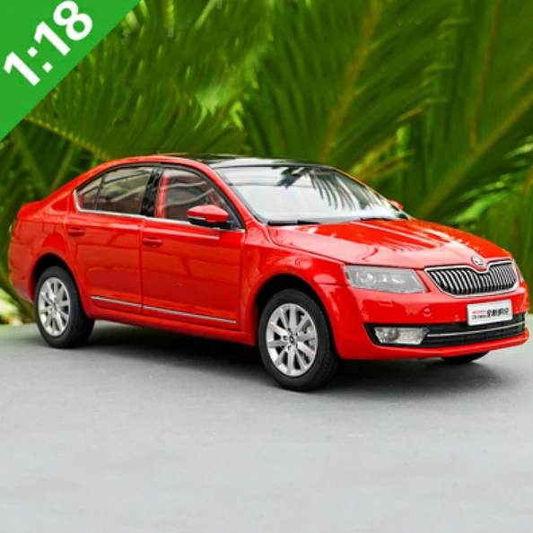 Новинка 1/18 Литые металлические модели автомобилей SKODA OCTAVIA игрушки для мальчиков