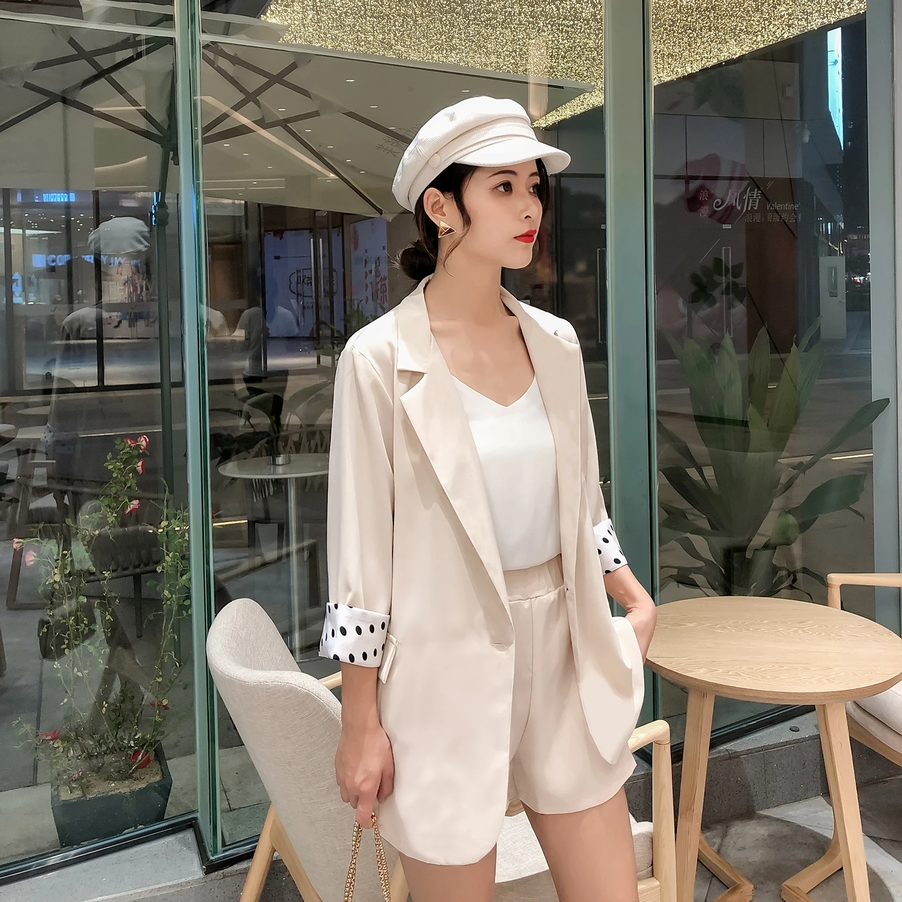 

Summer Women Short Suits Dots Patchwork Sleeve Blazer Jacket & Elastic Waist Shorts Female 2 Pieces Set Pant suits Casual 2019