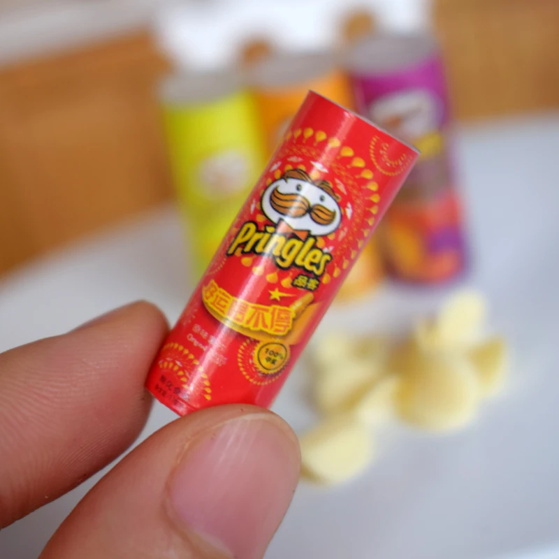 Чипсы lays маленькая пачка. Чипсы лейс сыр 90г. Миниатюрные чипсы. Маленькая пачка чипсов. Чипсы картофельные лэйс ассорти 50 гр.