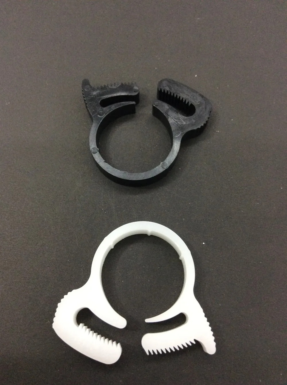 Manufacture adjustable plastic clamps for 10.2 10.7mm tube outer
