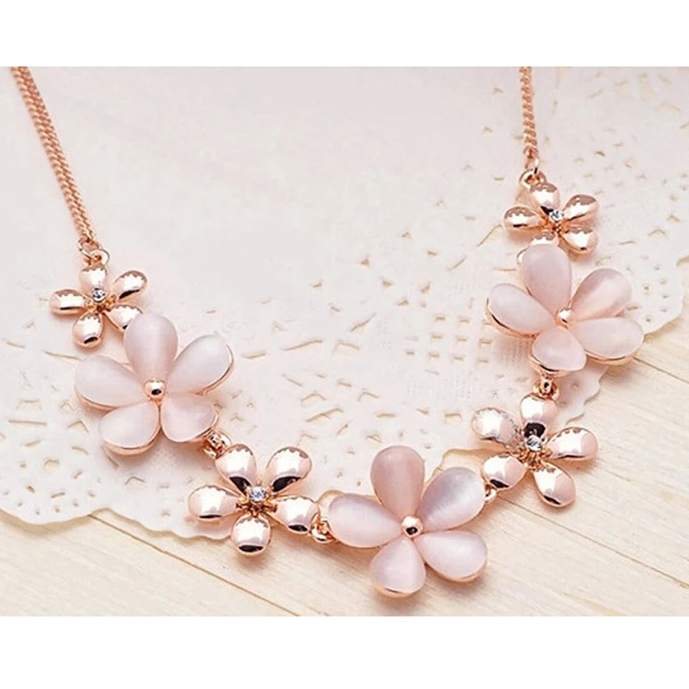 

2019 New Brand Jewelry Gold Color Opal Stone 7 Flowers Pendant Necklace Jewelry For Women Party Gift Drop Shipping