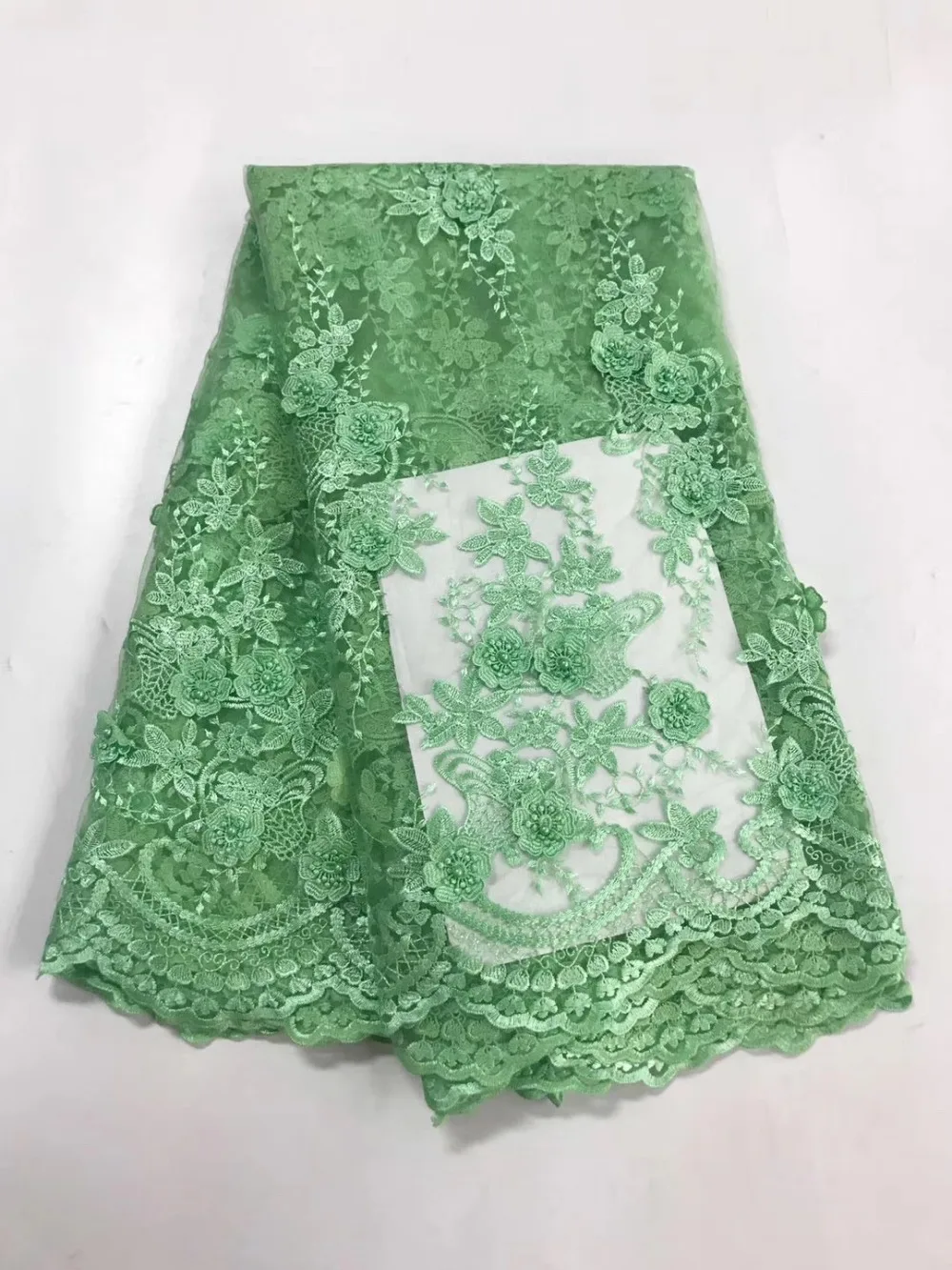 

2018 Senior Party African Lace Fabric High Quality 3D Lace Fabric With Beads Nigerian Lace Fabrics For Bride Dress.FC17-JYZ06 5y