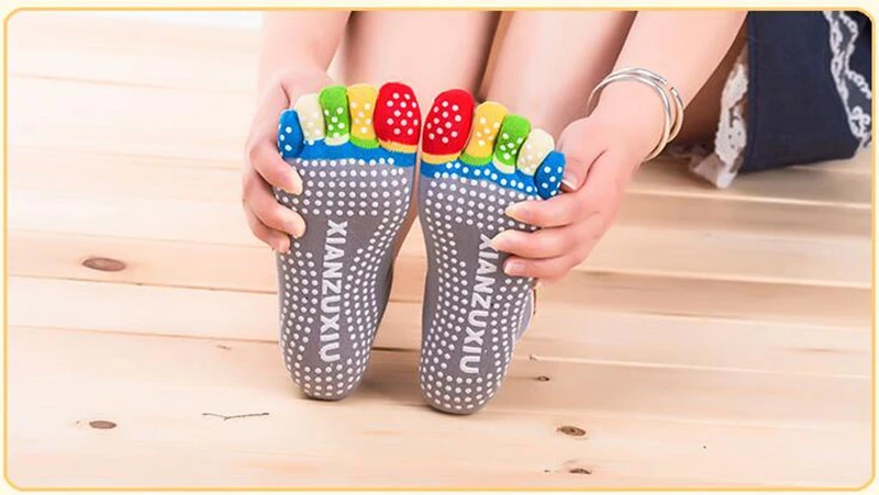 Для женщин профессиональный Йога Носки Non-slip Для женщин носки с отдельными пятью пальцами ног спортивная обувь для занятий спортом, пилатеса массаж Носки
