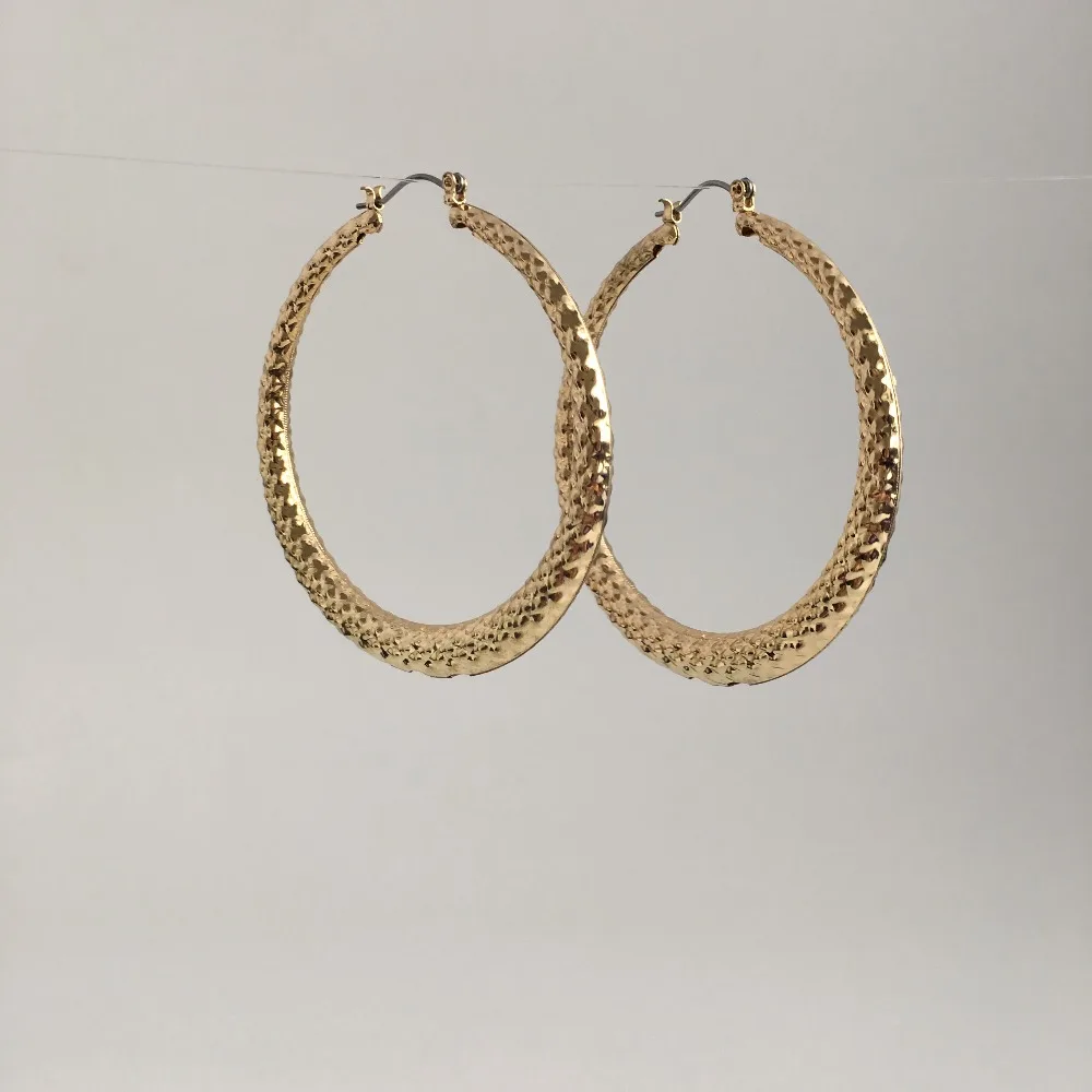 

CASUAL EARRINGS GOLD COLOR PLATING TEXTURED TUBE HOOP EARRINGS FOR WOMEN GIRL