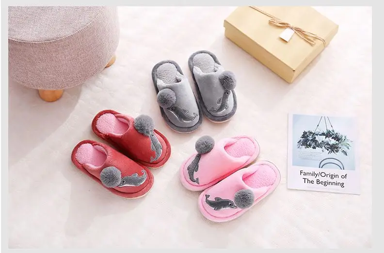 Детские домашние тапочки для девочек; хлопковая обувь; Детские домашние тапочки для мальчиков; обувь с мягкой подошвой «Дельфин»; зимние теплые Нескользящие тапочки