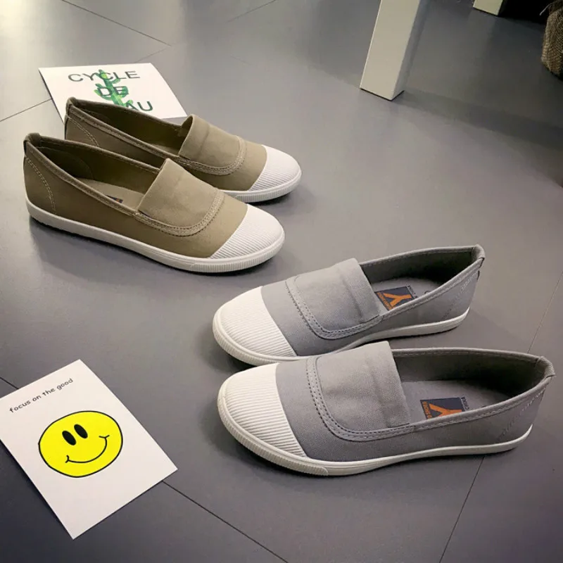 

Fashion Women Skateboarding Shoes Sneakers Soft Bottom Casual Shoes Light Weight Breathable Sports and lifestyle Canvas Shoes