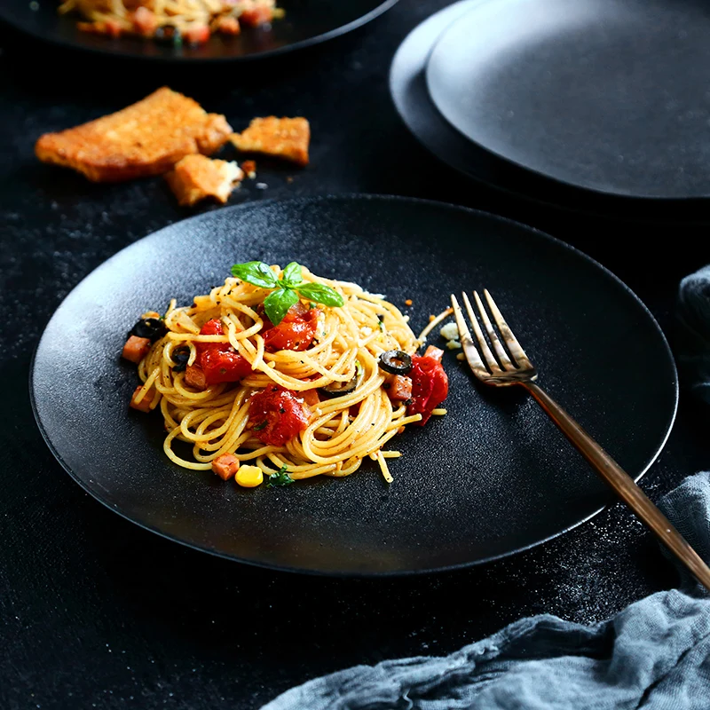 10 дюймов, креативная матовая керамическая тарелка черного цвета, керамическая посуда, посуда для спагетти, салата, фруктов, большое блюдце, круглое блюдо