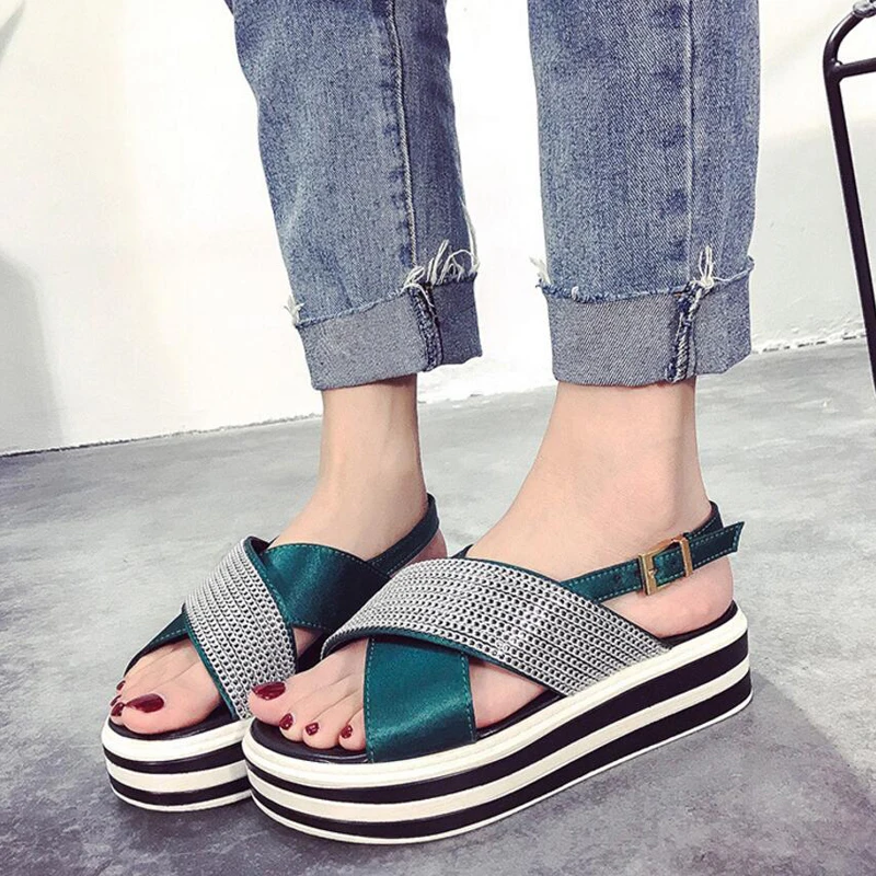 

Women Young Summer Trending Peep Toed Platform Sandal Fashion Casual Sandals Mujer Lady Buckle Strap Flat Thick Soled Shoes T715