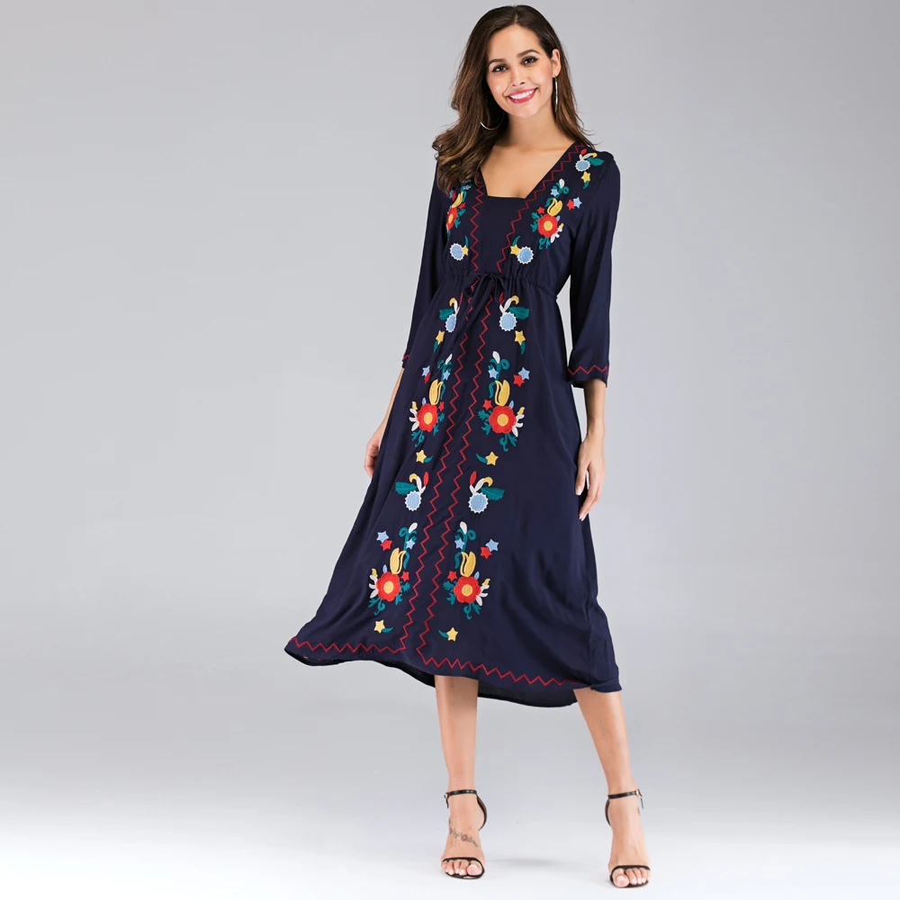 

Chinese national wind dress 2019 autumn new embroidery seven-point sleeves waist belt long paragraph loose holiday dress female