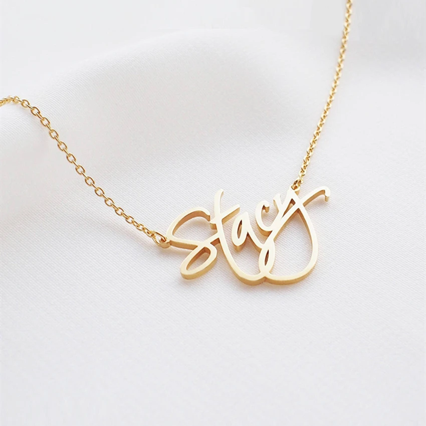 necklace with name cursive