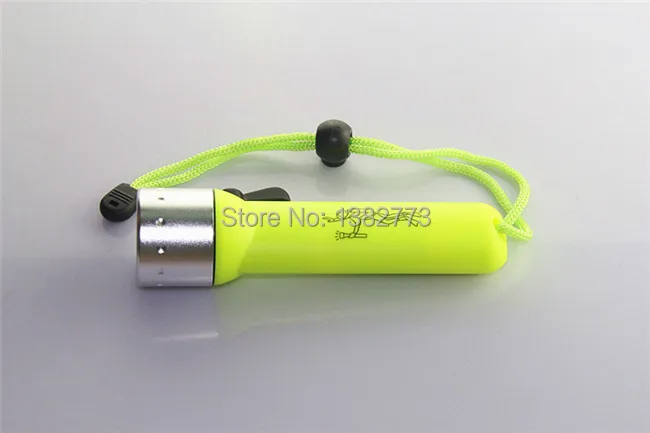 cree t6 diving flashlight  (4).jpg