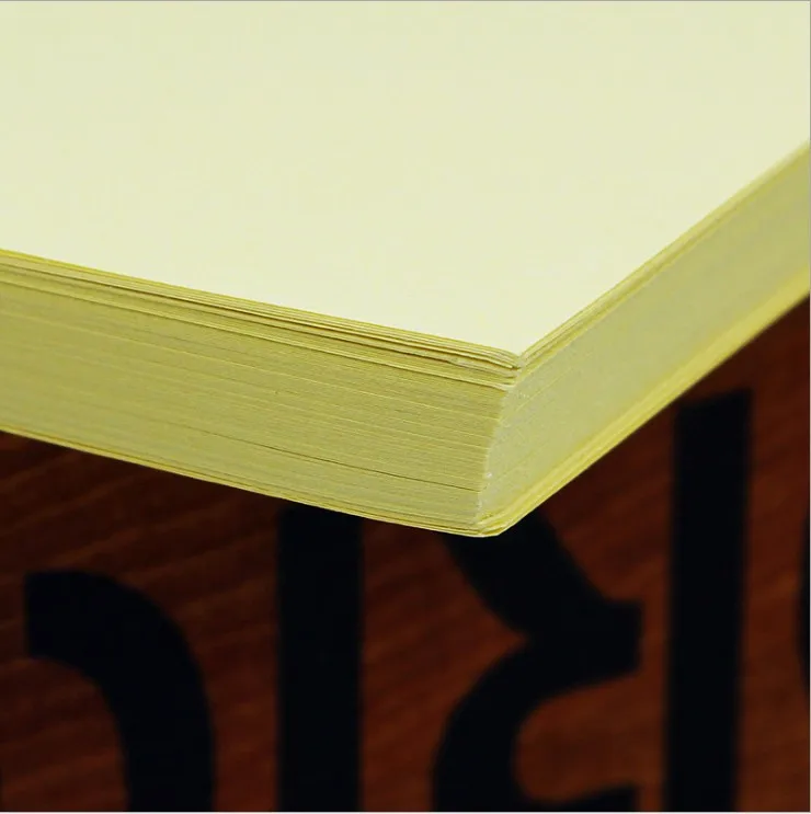 120gsm 100 шт Высокое качество A4 красочная крафт-бумага DIY ручной работы открытка свадебные приглашения Ремесло Бумага толстый бумажный картон, плотный картон - Цвет: light yellow