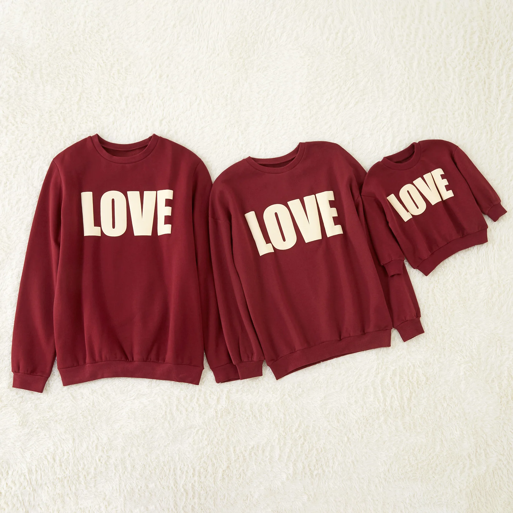

Family LOVE Printed Pullover in Crimson Autumn And Winter Leisure Round Neck Long Sleeve Parent-Child Wear