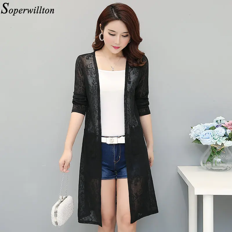 camisa blanca con encaje negro