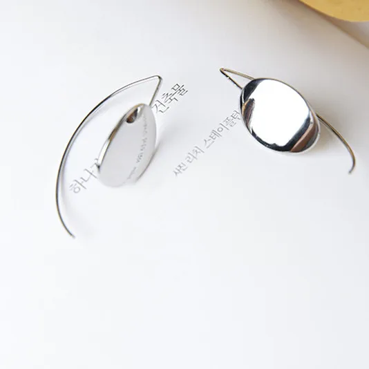 2017 European and American Style Personality Arc Earrings Metal Oval Plate Hook Shape Drop Earrings for women