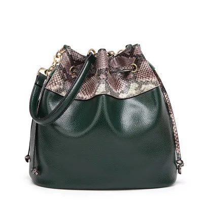 

Serpentine Patchwork Leather Bags Women Crossbody Shoulder Bag Women Handbags Leather Handbag Women Messenger Bag Chains green