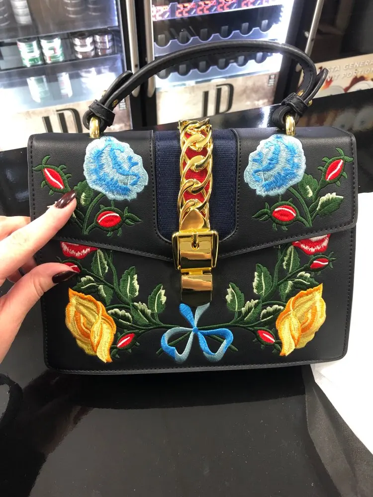 

2019 3 Colors New Luxury Brand Flower Flap Bag Women High Quality PU Leather Crossbody Shoulder Bag Square Embroidery Messenge