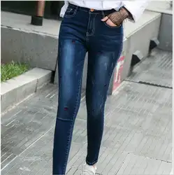 2017 Корейская версия Большие размеры женщин жира мм Новинка осени эластичные тонкие джинсы мода вышивка узкие Брюки Flare