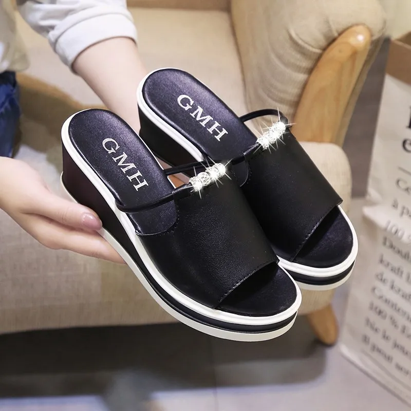 

2019 summer women's platform wedges with rhinestones slippers slippery outside wearing beach slippers