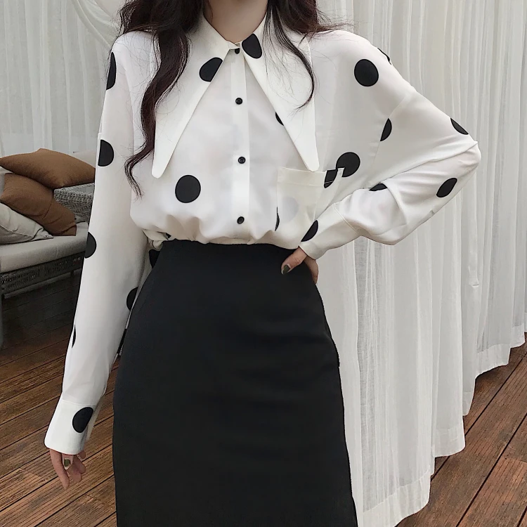 

Korean Version Of Autumn Chic Temperament Loose, Thin Triangle Collar Round Wave Dot Chiffon Long Sleeve Shirt Coat Girl