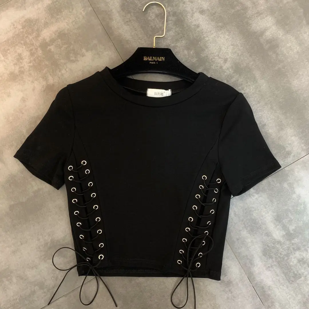 2019 الصيف جولة جديدة الرقبة قصيرة الأكمام الجانب مزين الدانتيل امرأة صغيرة قصيرة المحملة