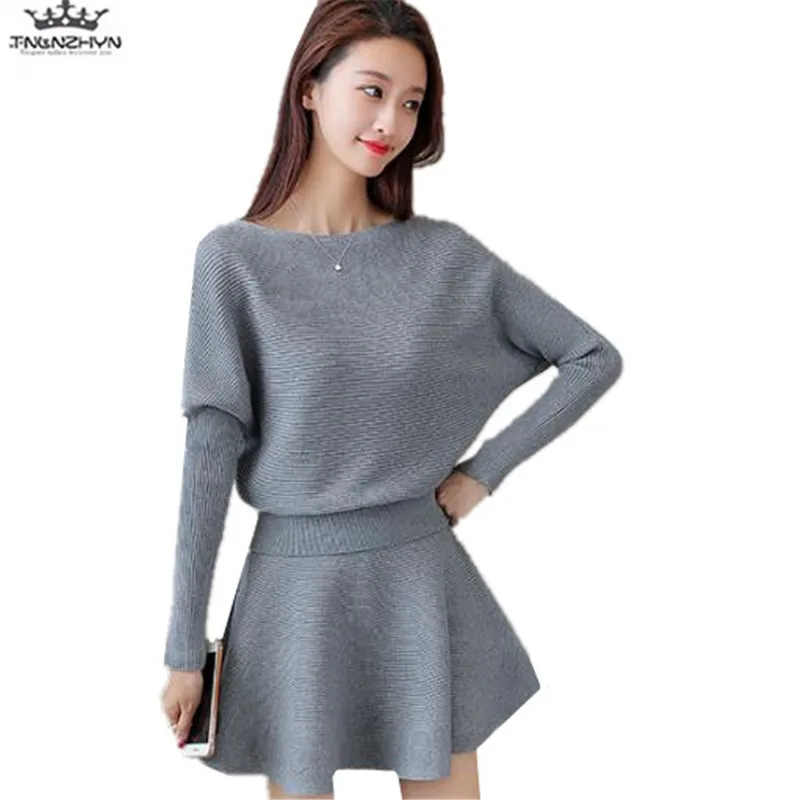 

tnlnzhyn 2019 New Autumn Women Sweater Suit Hot 2 Pieces Set Slash Neck Sweaters and Mini Skirts Sets Casual Suits Sets Y895