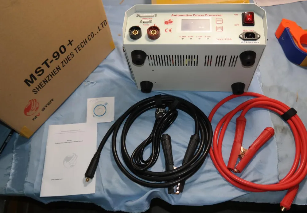 Intelligent Charger MST 90 + Automotive Voltage Regulator Stabilizer