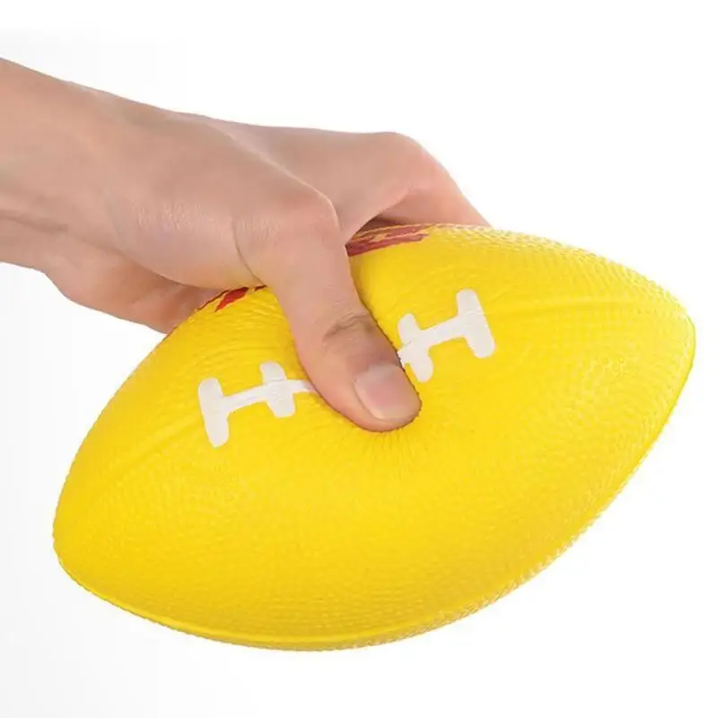 1 unid Mini suave de la PU Rugby Material de espuma marrón Anti-estrés Rugby fútbol pelota de juguete al aire libre de formación fútbol americano,