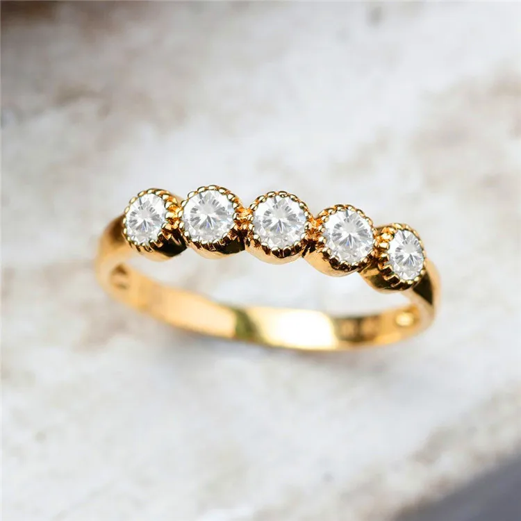 

Crystal Female Small White Round Stone Ring Cute Yellow Gold Color Wedding Ring Romantic Engagement Rings For Women
