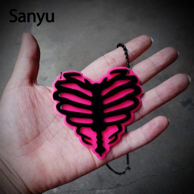 

2018 Exaggerated Halloween Fashion Skull Hot Pink Acrylic Pendant Necklace Cool Punk Night Club Party Acrylic Necklace for Women