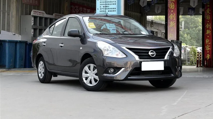 Nissan_Sunny_2014-15