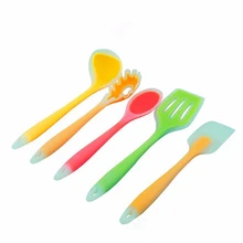 5 Pièces Nylon Cuisine Ustensile Ensemble Grattoir Spatule Turner Cuisson résistant à La Chaleur Outils Mélangeur Buttter Crème Glacée Scoop