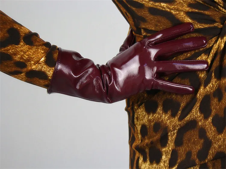 Женские перчатки средней и длинной длины 28 см из яркой лакированной кожи PU перчатки женские кожаные перчатки для танцев P28-09