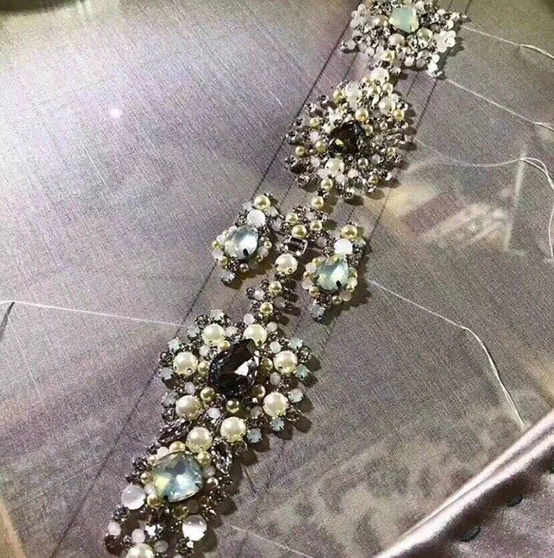 Лидер продаж каменный цветок Разноцветные кристаллы стекло шитье Стразы с когтями DIY Джинсы женские и свадебные платья