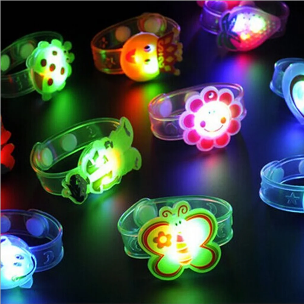 

Luminous Toys Light Flash Toys Wrist Hand Take Dance Party Dinner Party New 2019 Christmas Gift For Kids Dropshipping zy11.14