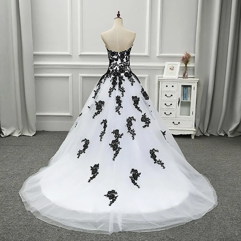 White and Black Ball Gown Gothic Wedding Dress 2018 Sweetheart Dropped Waist Women Vintage Non White Bridal Gown