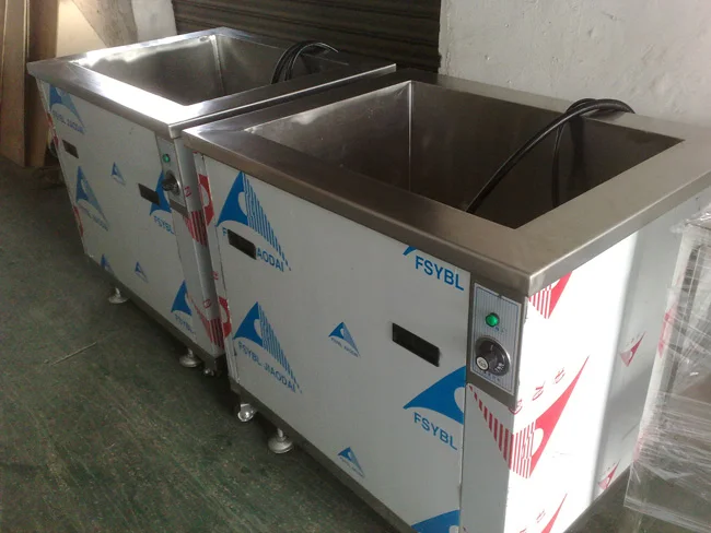 Triple frequency ultrasonic cleaner