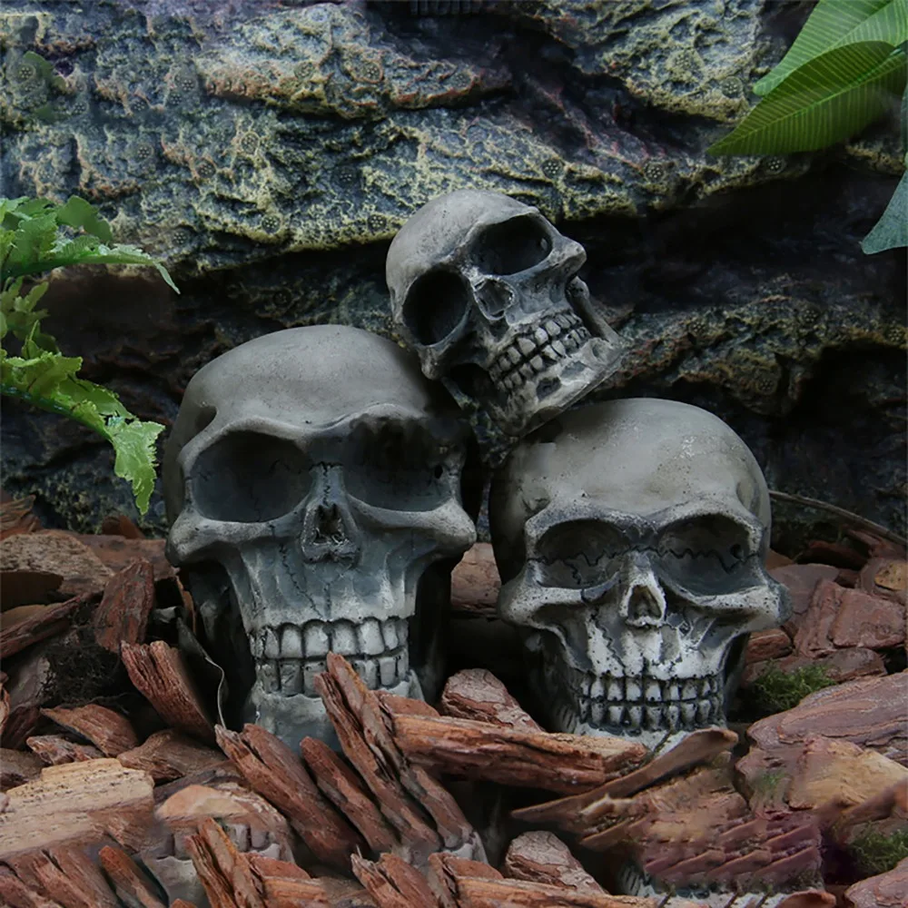 

Resin Decoration Skeleton Skull Hide-out Aquarium Decoration Fish Tank Novelty Ornament Vivarium Desert Decoration One Piece